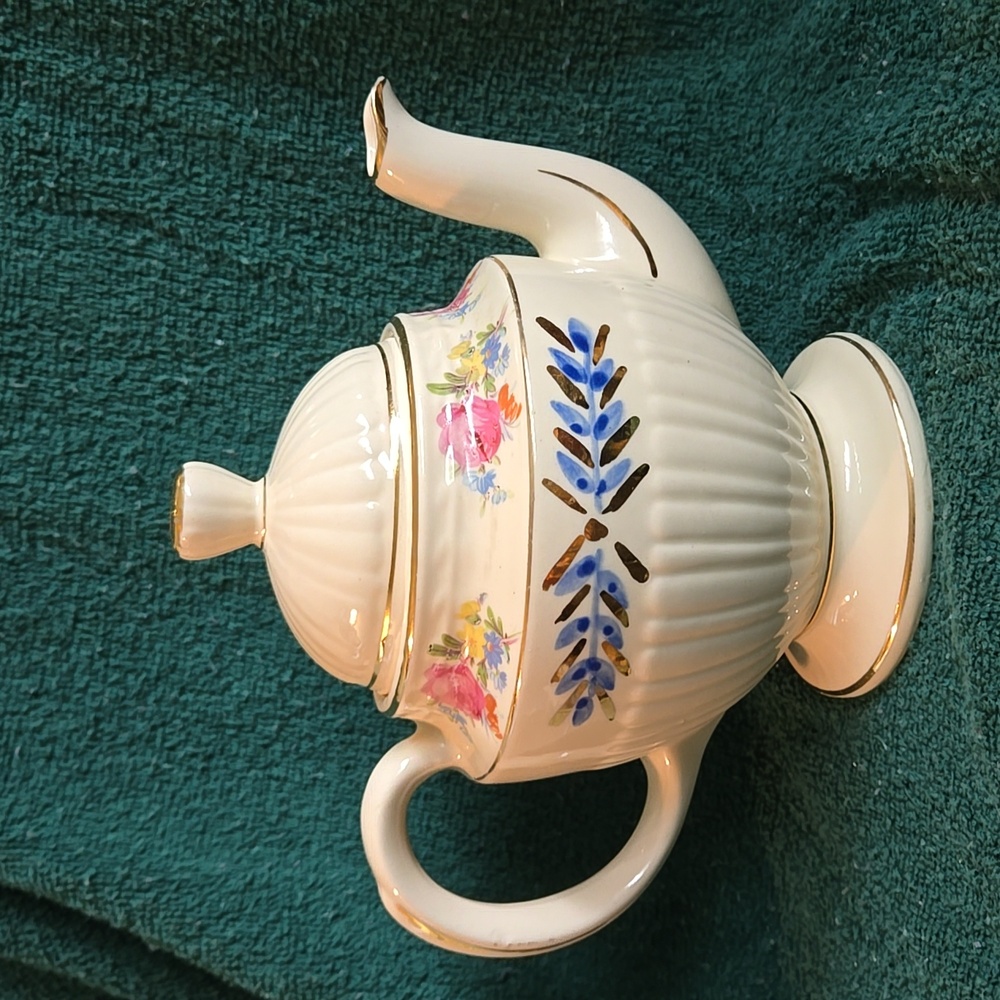 Ceramic Tea Pot - Picture 3 of 9